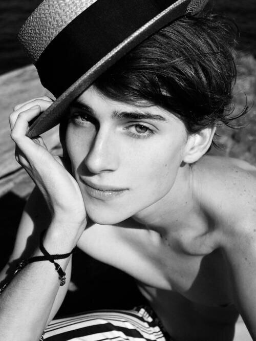 На расстоянии поцелуя - Lama Lieutenant